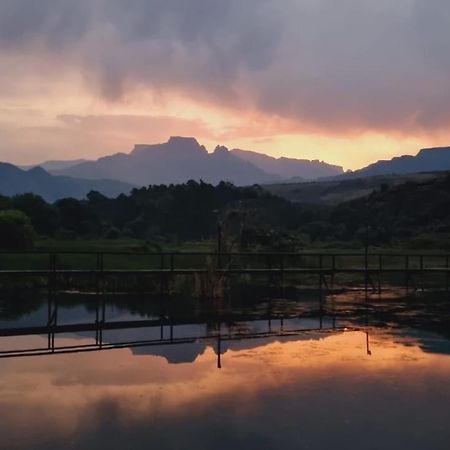 Dragon Peaks Mountain Resort Champagne Valley المظهر الخارجي الصورة