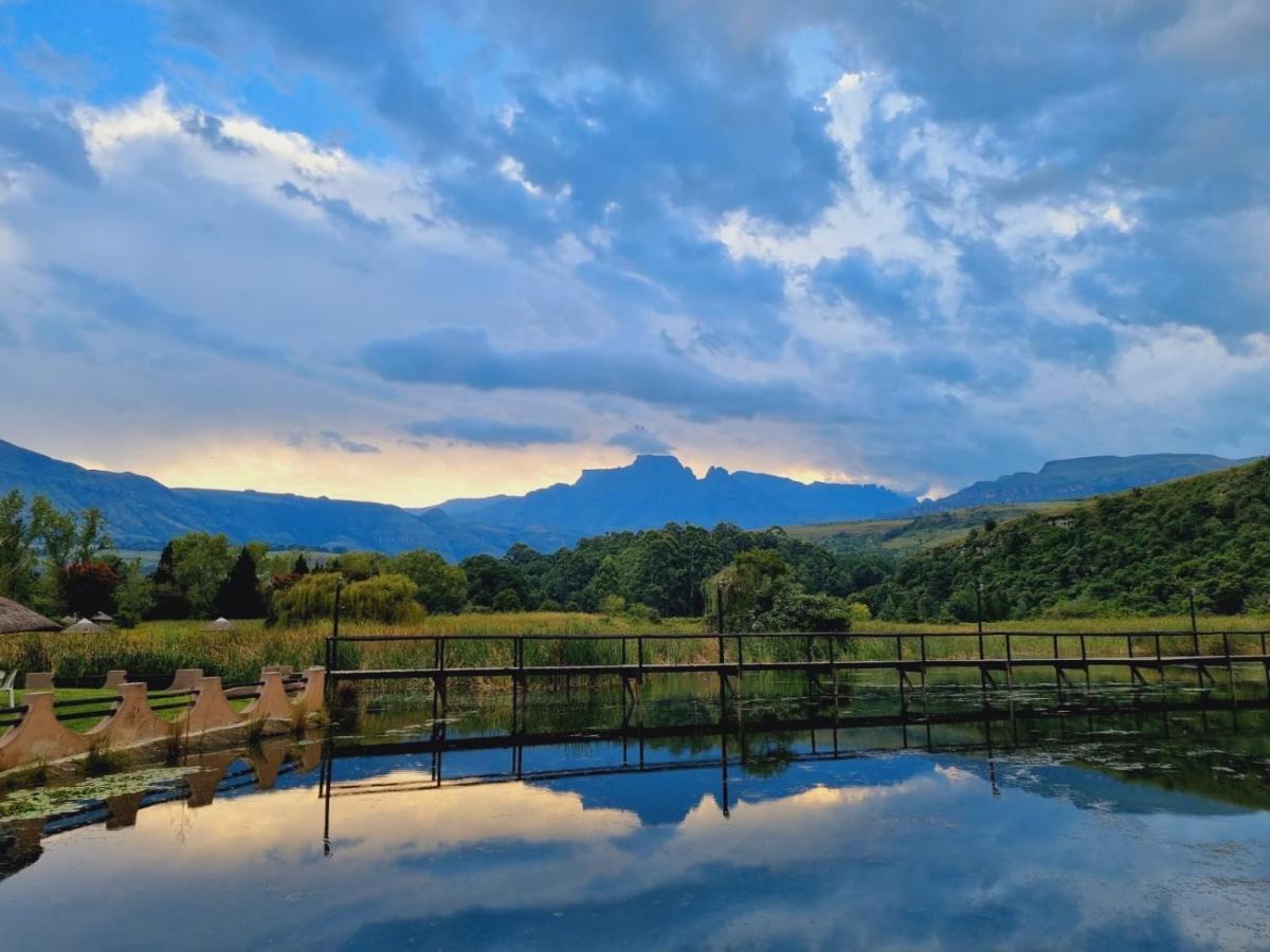 Dragon Peaks Mountain Resort Champagne Valley المظهر الخارجي الصورة