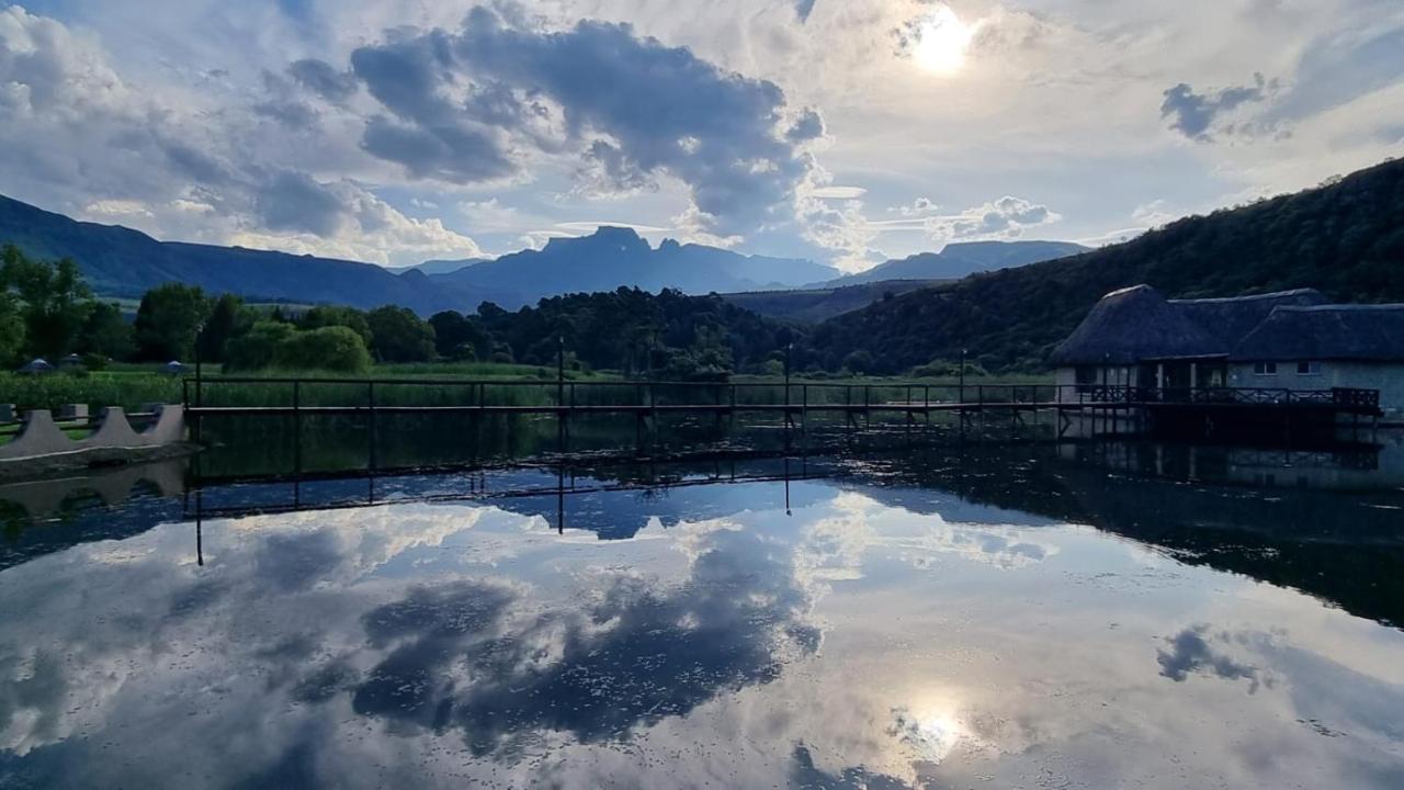 Dragon Peaks Mountain Resort Champagne Valley المظهر الخارجي الصورة