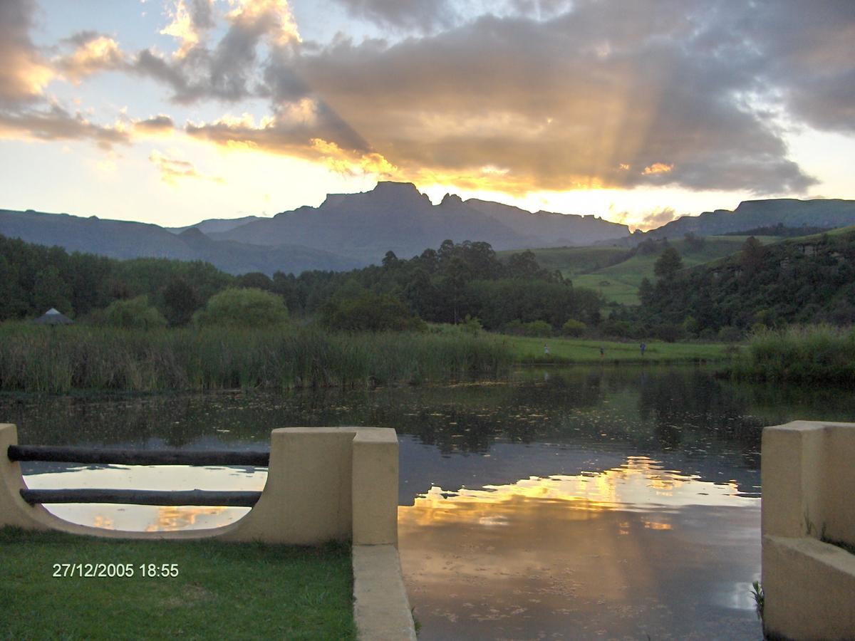 Dragon Peaks Mountain Resort Champagne Valley المظهر الخارجي الصورة